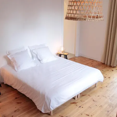 Eclosion Chateau & Restaurant Hotel 3*