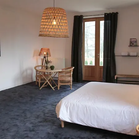 Eclosion Chateau & Restaurant Hotel 3*